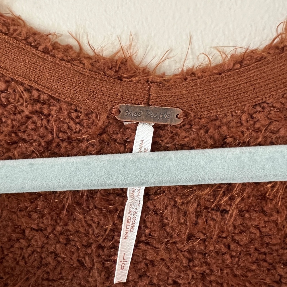 Free People Icing fuzzy oversized sweater pullover L - Picture 9 of 9